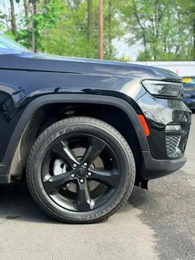 Diamond Black Crystal Pearlcoat 2023 Jeep Grand Cherokee Limited