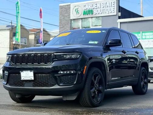 Diamond Black Crystal Pearlcoat 2023 Jeep Grand Cherokee Limited