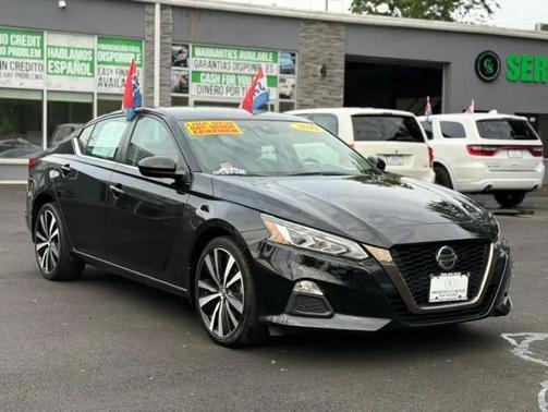Super Black 2022 Nissan Altima SR Intelligent AWD