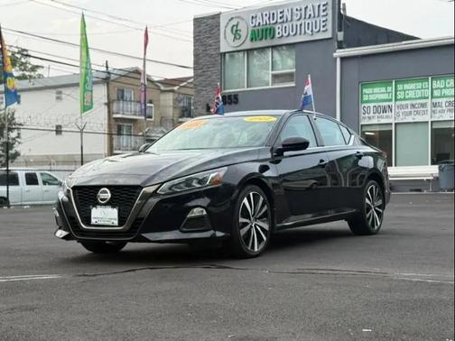 Super Black 2022 Nissan Altima SR Intelligent AWD