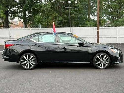 Super Black 2022 Nissan Altima SR Intelligent AWD