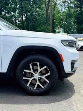 Bright White Clearcoat 2023 Jeep Grand Cherokee L Limited