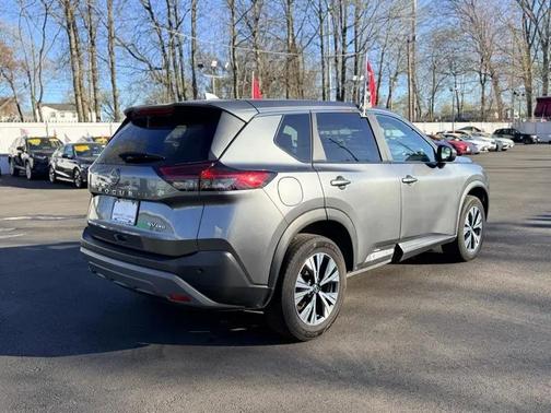 Arctic Metallic 2023 Nissan Rogue SV