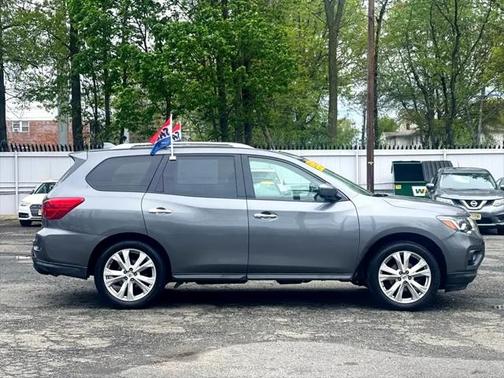 2019 Nissan Pathfinder SL