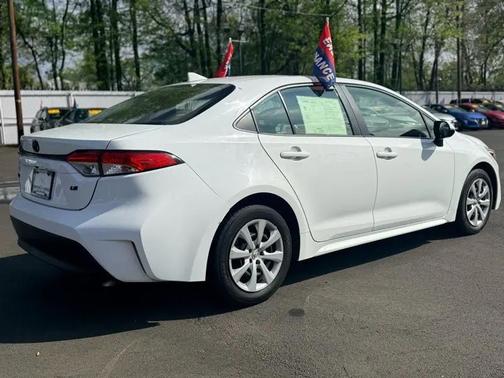 Ice Cap 2023 Toyota Corolla LE