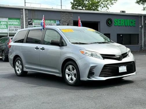 2018 Toyota Sienna SE