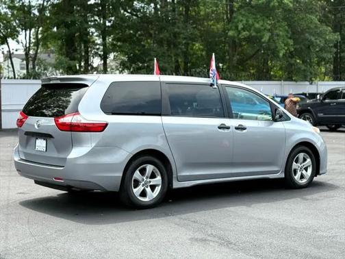 2018 Toyota Sienna SE