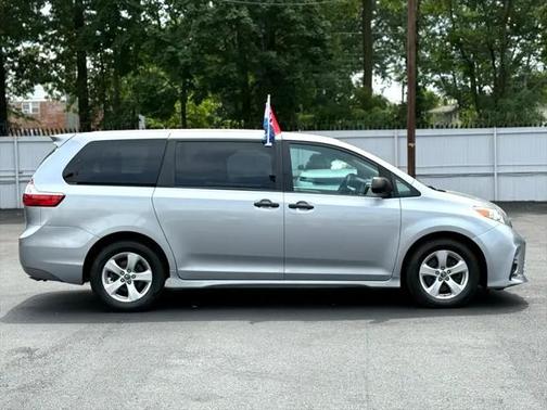2018 Toyota Sienna SE