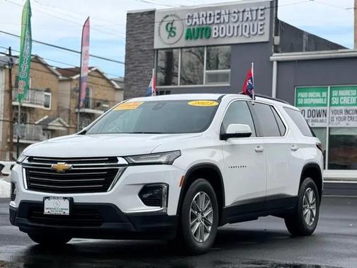2023 Chevrolet Traverse LT Leather