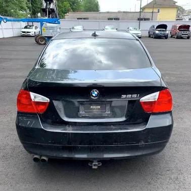 2006 BMW 325 325i Sedan