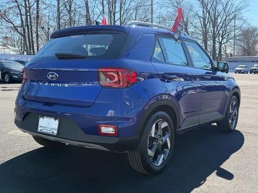 2021 Hyundai VENUE SEL