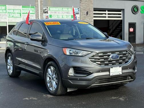 2022 Ford Edge Titanium