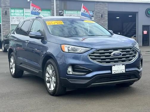 Blue Metallic 2019 Ford Edge Titanium