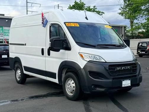 Bright White Clearcoat 2023 RAM ProMaster 2500 High Roof