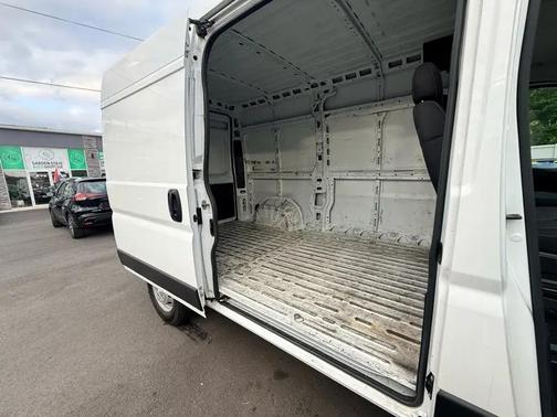 Bright White Clearcoat 2023 RAM ProMaster 2500 High Roof