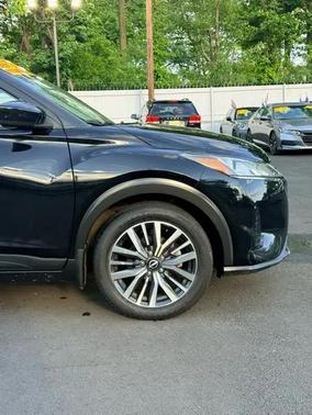 Super Black 2023 Nissan Kicks SV