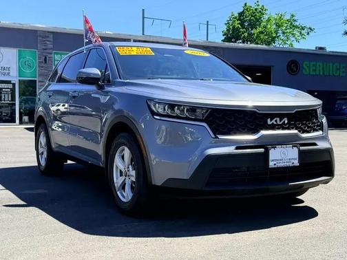 Everlasting Silver 2022 Kia Sorento LX