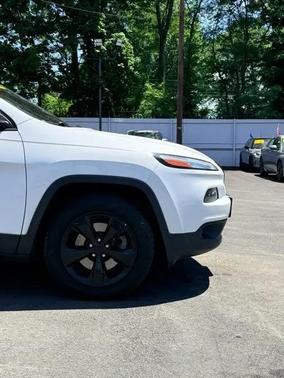 Bright White Clearcoat 2018 Jeep Cherokee Limited