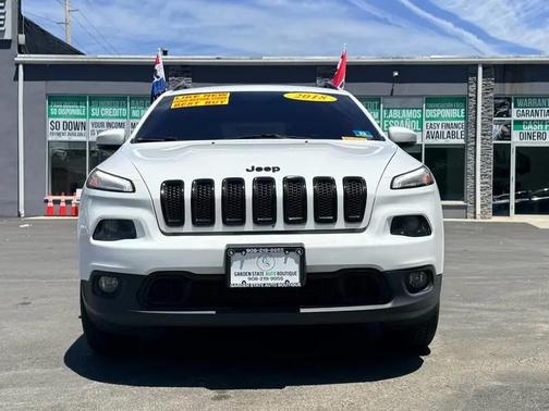 Bright White Clearcoat 2018 Jeep Cherokee Limited