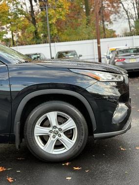 2020 Toyota Highlander LE