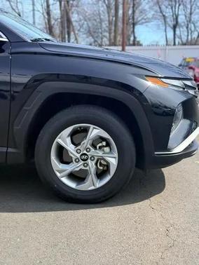 2023 Hyundai TUCSON SE