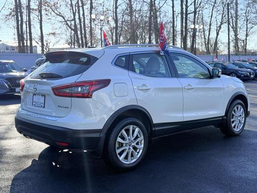 2022 Nissan Rogue Sport SV