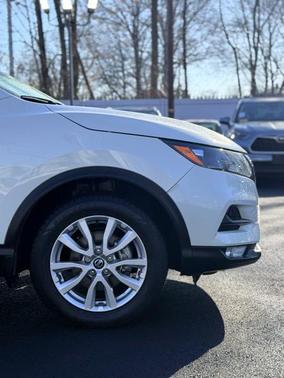 2022 Nissan Rogue Sport SV