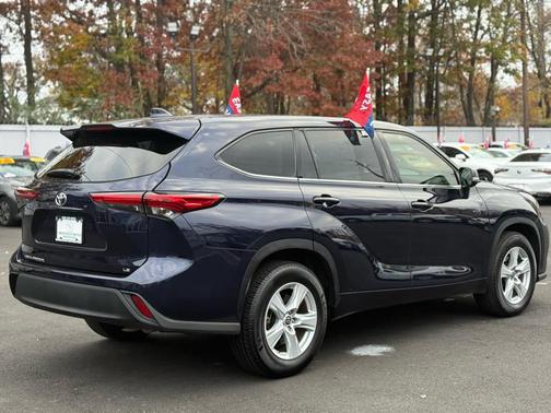 2021 Toyota Highlander LE