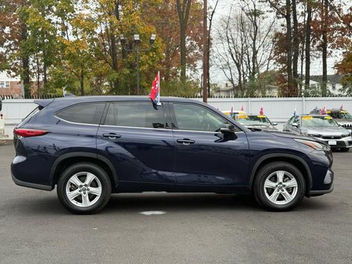 2021 Toyota Highlander LE