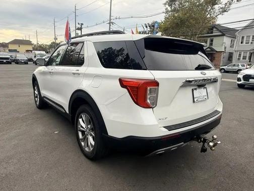 Star White Metallic Tri-Coat 2023 Ford Explorer XLT