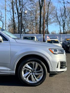 2022 Audi Q7 55 Premium Plus