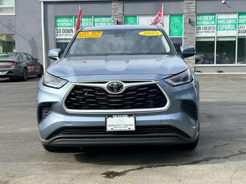Magnetic Gray Metallic 2023 Toyota Highlander L