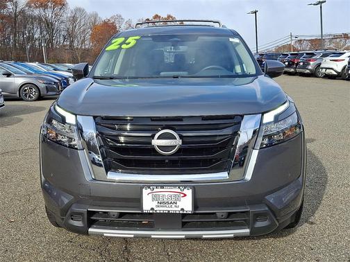 2025 Nissan Pathfinder SL 4WD