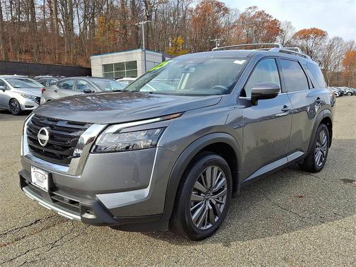 2025 Nissan Pathfinder SL 4WD