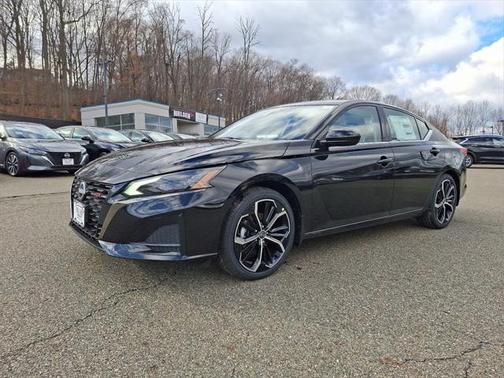 2025 Nissan Altima SR FWD