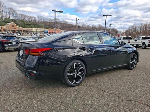 2025 Nissan Altima SR FWD