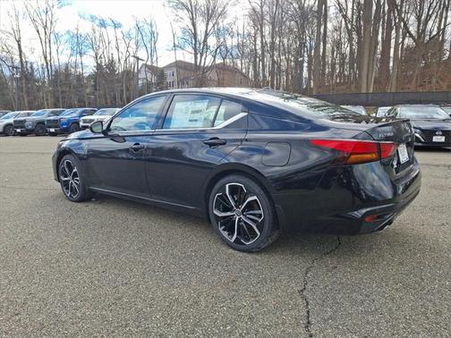 2025 Nissan Altima SR FWD