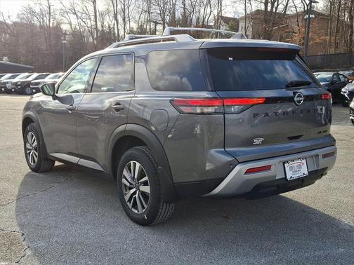 2025 Nissan Pathfinder SL 4WD