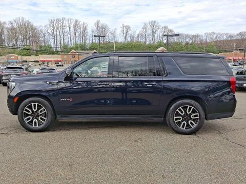 2021 GMC Yukon XL 4WD AT4