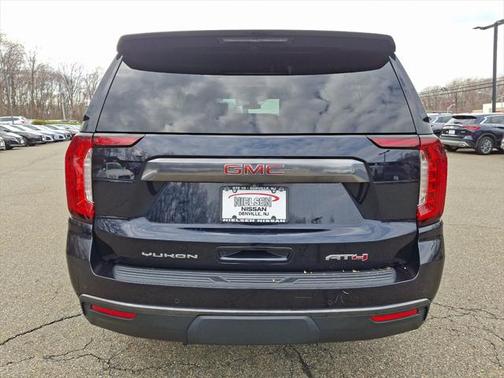 2021 GMC Yukon XL 4WD AT4