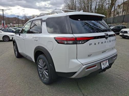 2025 Nissan Pathfinder SL 4WD