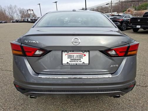 2022 Nissan Altima SR Intelligent AWD