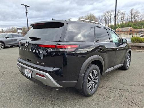 2025 Nissan Pathfinder SL 4WD