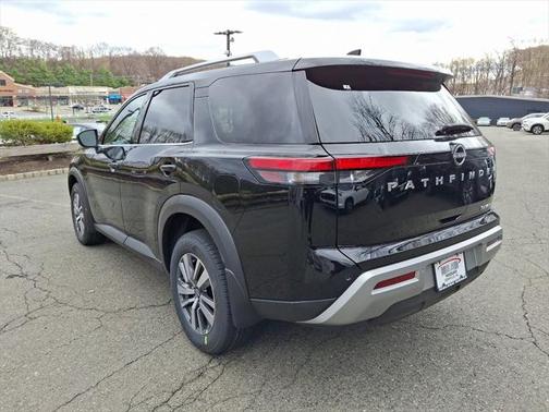 2025 Nissan Pathfinder SL 4WD
