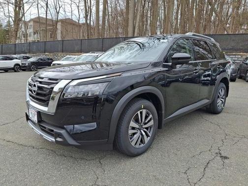 2025 Nissan Pathfinder SL 4WD