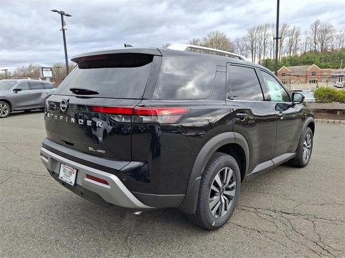 2025 Nissan Pathfinder SL 4WD