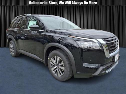 2025 Nissan Pathfinder SL 4WD