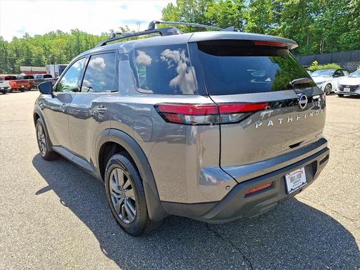 2022 Nissan Pathfinder SV 4WD