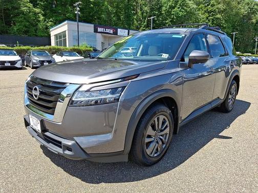 2022 Nissan Pathfinder SV 4WD