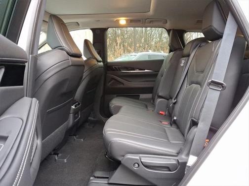 2025 INFINITI QX60 Pure